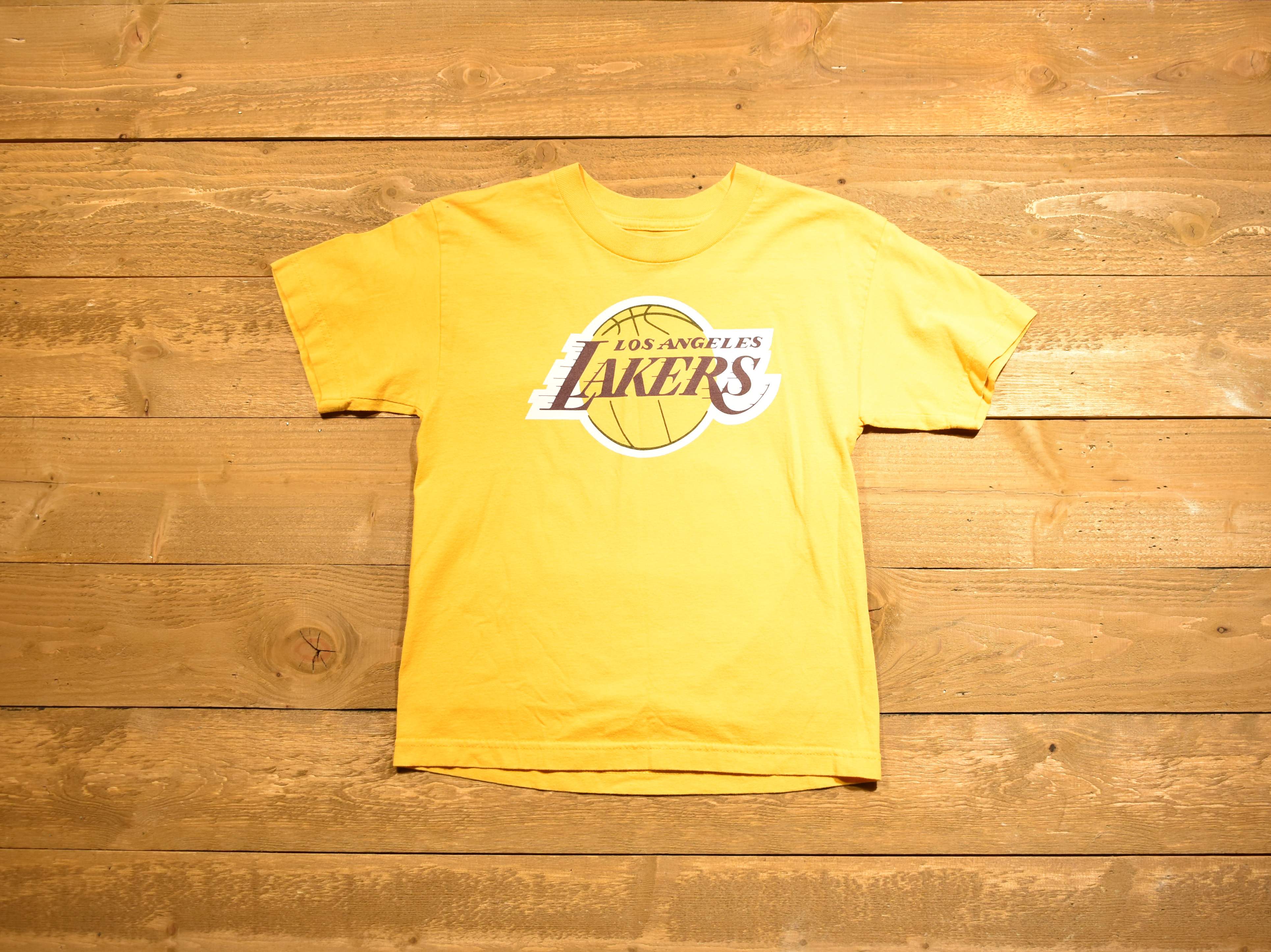 LA Lakers men's T-shirt medium majestic NBA basketball 24 Bryant used