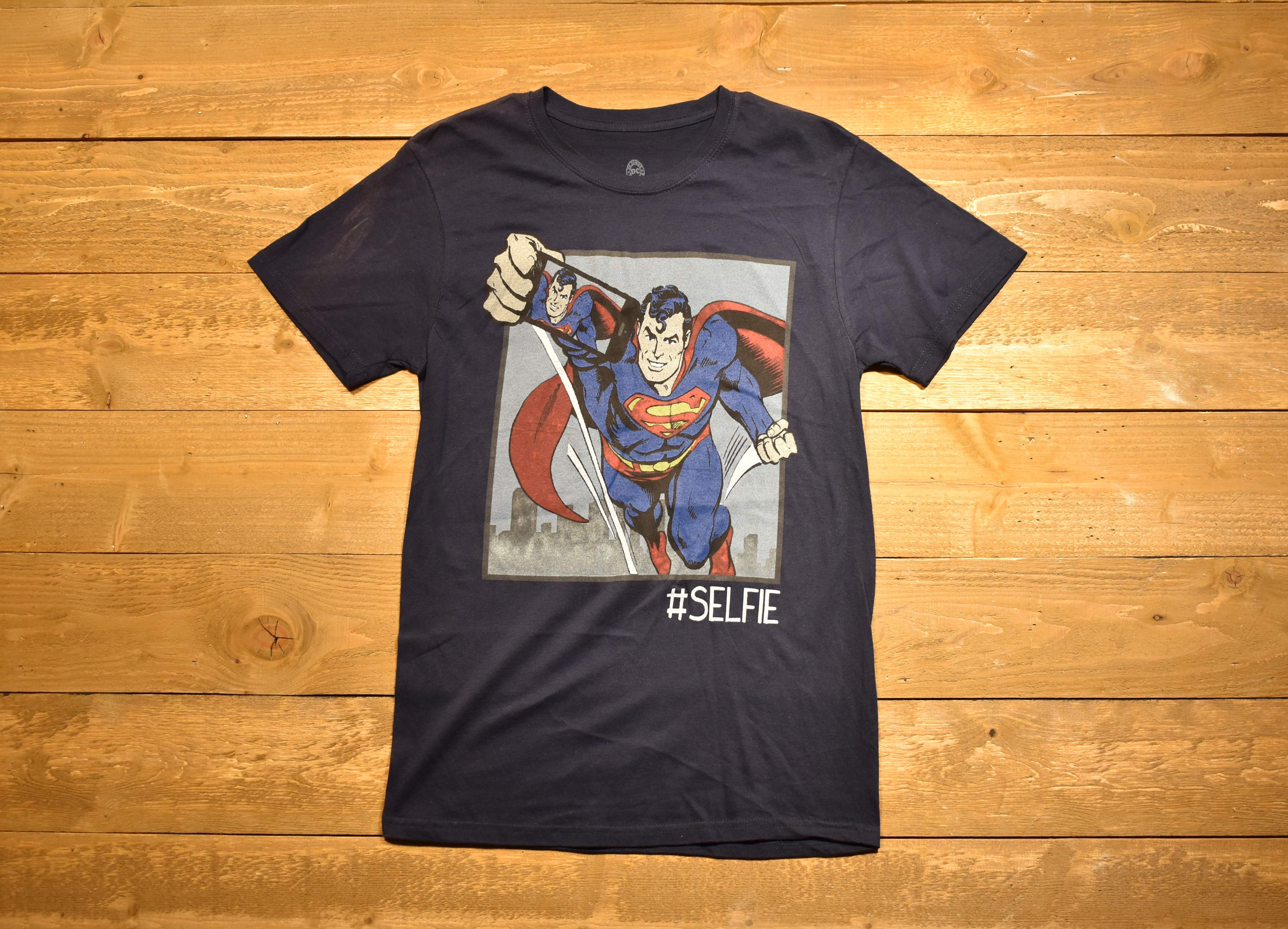 Superman T-shirt medium DC comics used authentic selfie