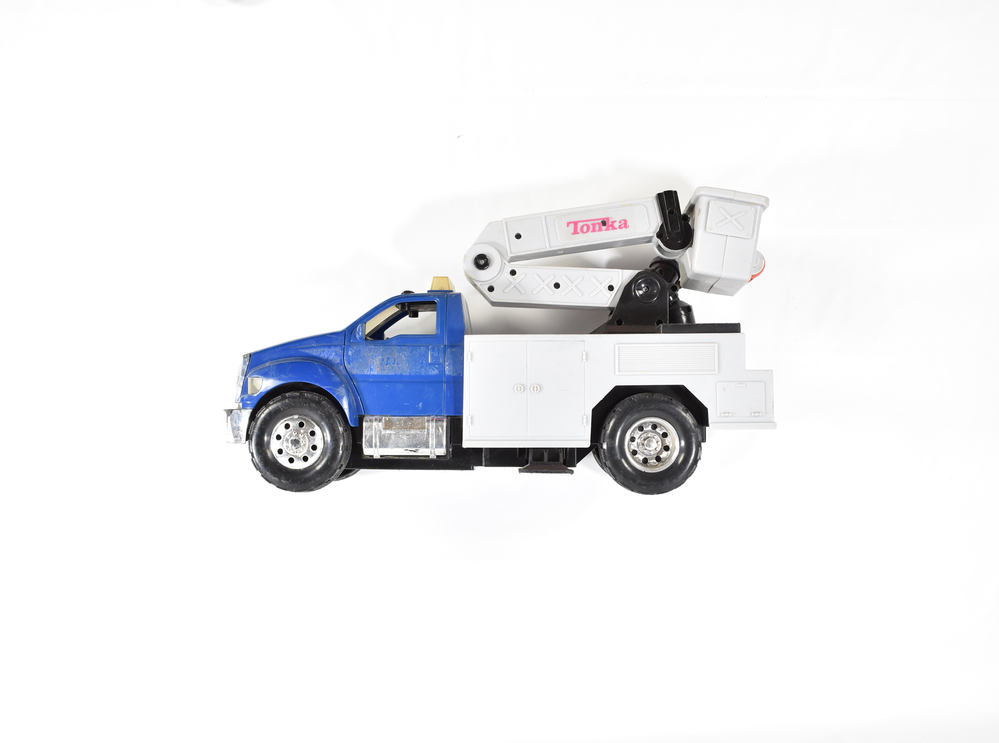 Tonka Hasbro Rescue Cherry Picker Truck Utility Service Truck