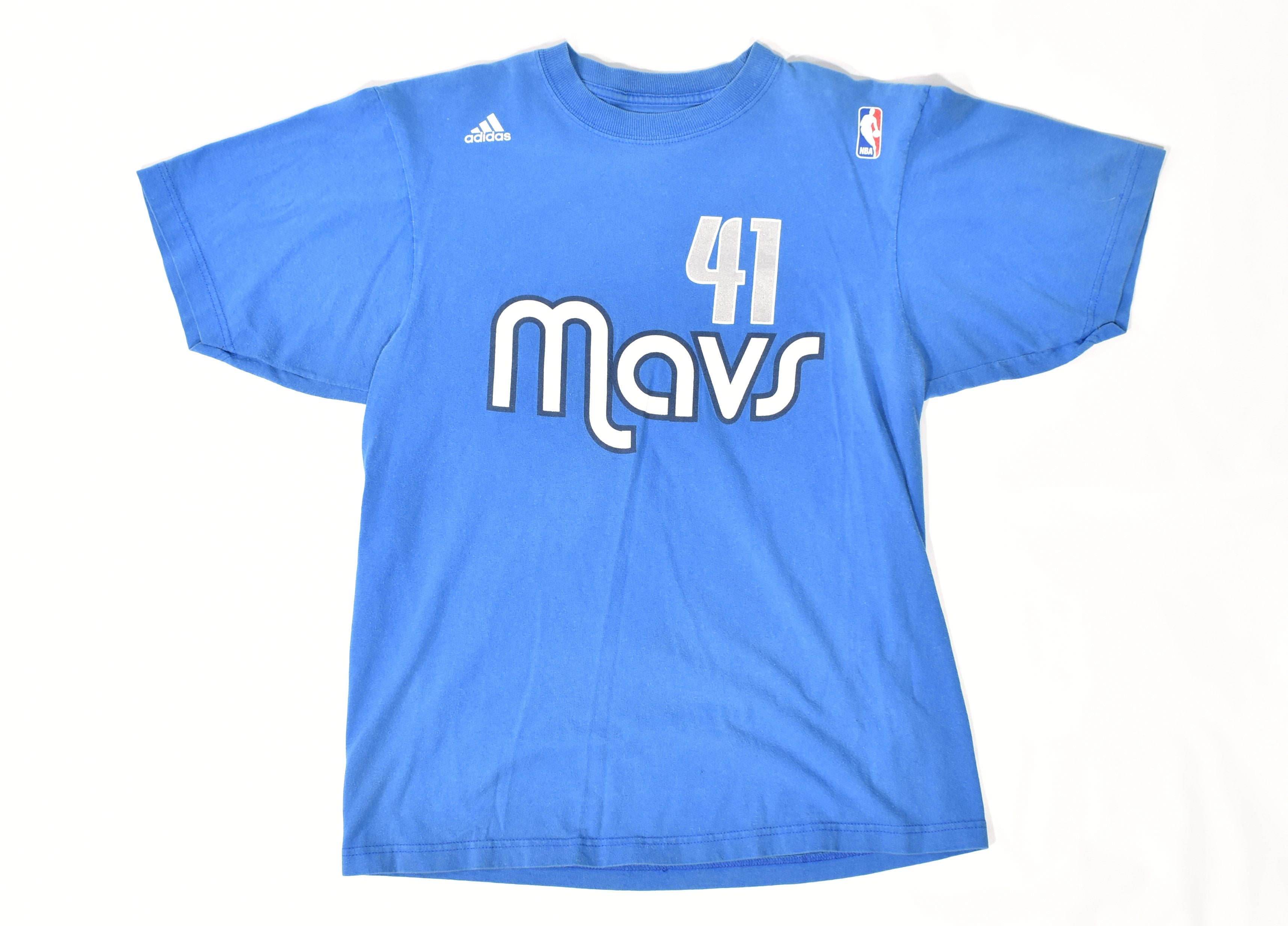 Mavericks NBA Basketball t shirt used Adidas 41 Size Small Nowitzki