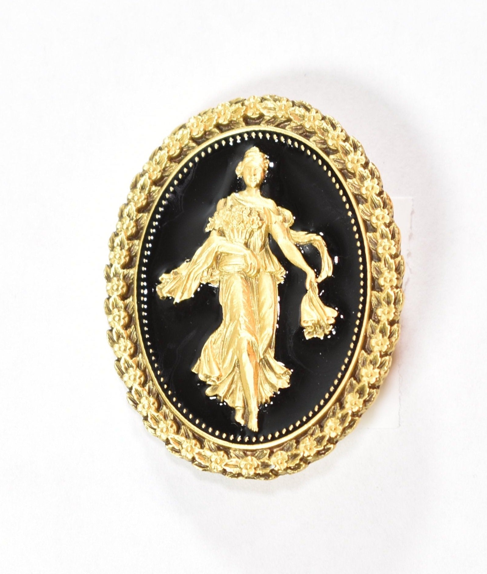 Vintage Brooch Pin Gold and black SPNEA 1 and half inch Decretive pin Victorian