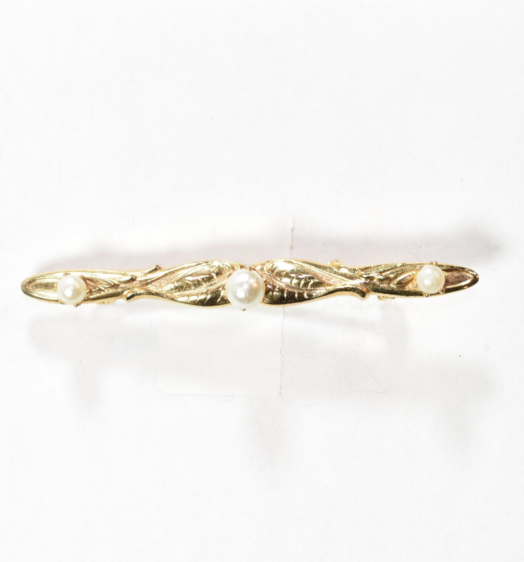 Brooch Pin vintage gold sweater pin pearls collectible bar leaf display used