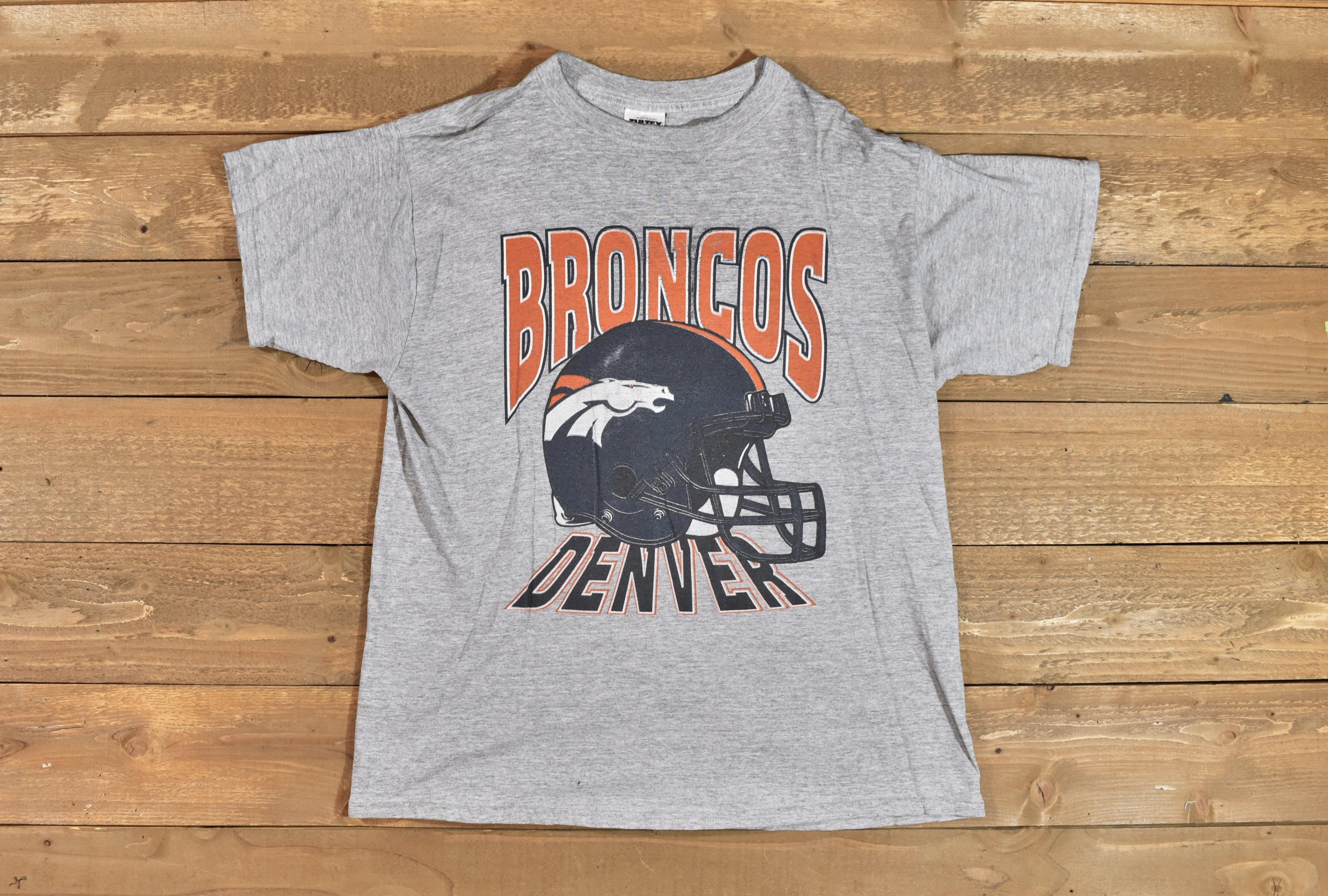 Denver Broncos t-shirt Mens NFL Football Tee XL Used Holes faded - Grey