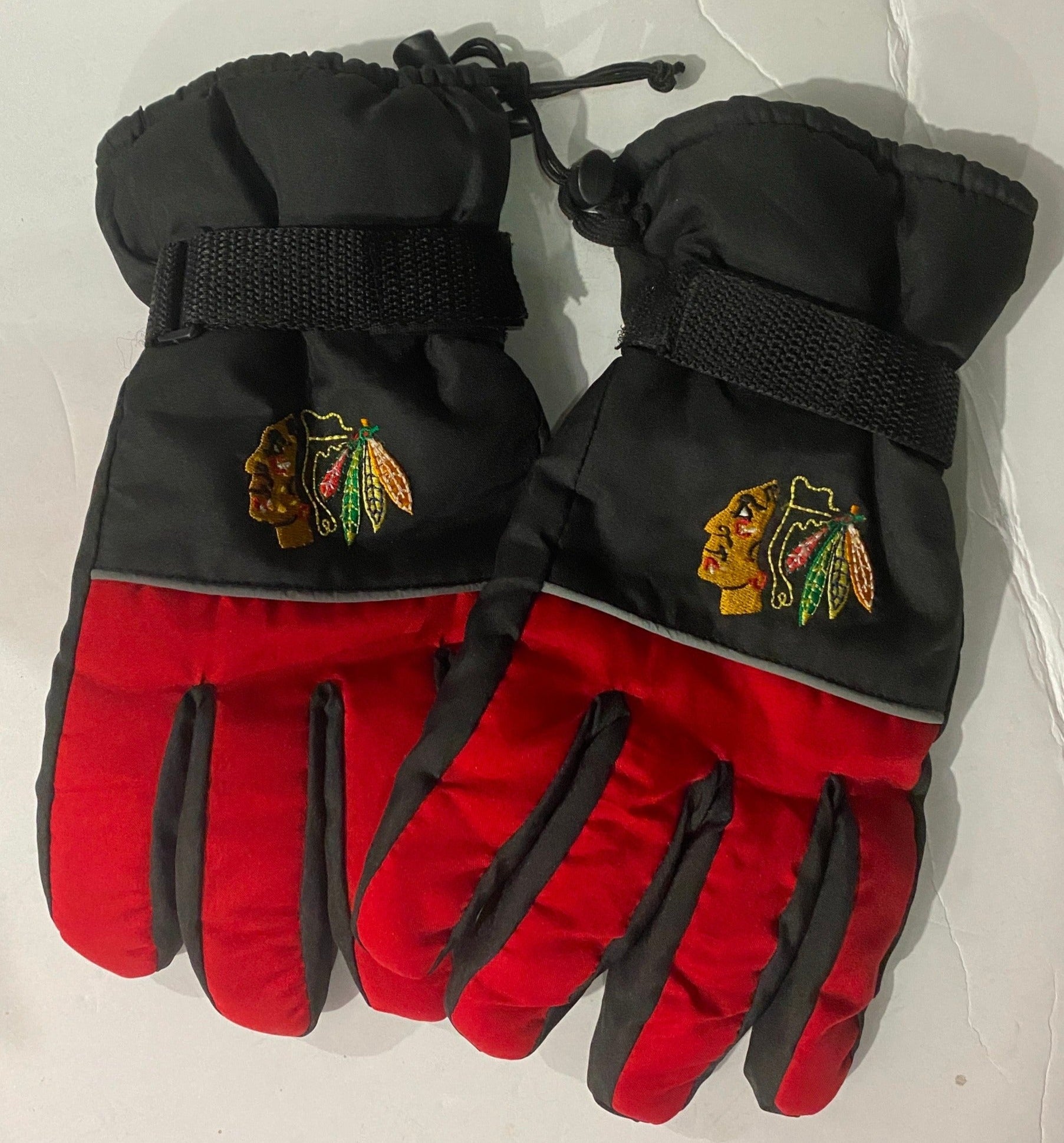 Chicago Black Hawks Winter Gloves Like New Official Branded Red Black Adult